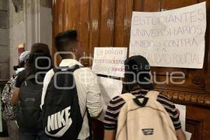 MANIFESTACIÓN . DETENCIÓN DE JÓVENES