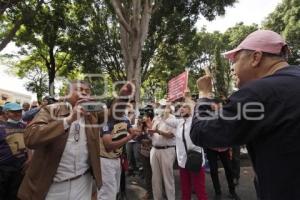 MANIFESTANTES ENFRENTAMIENTO