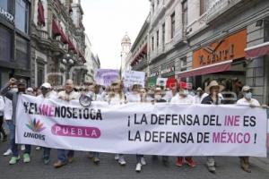 MARCHA DEFENSA DEL INE