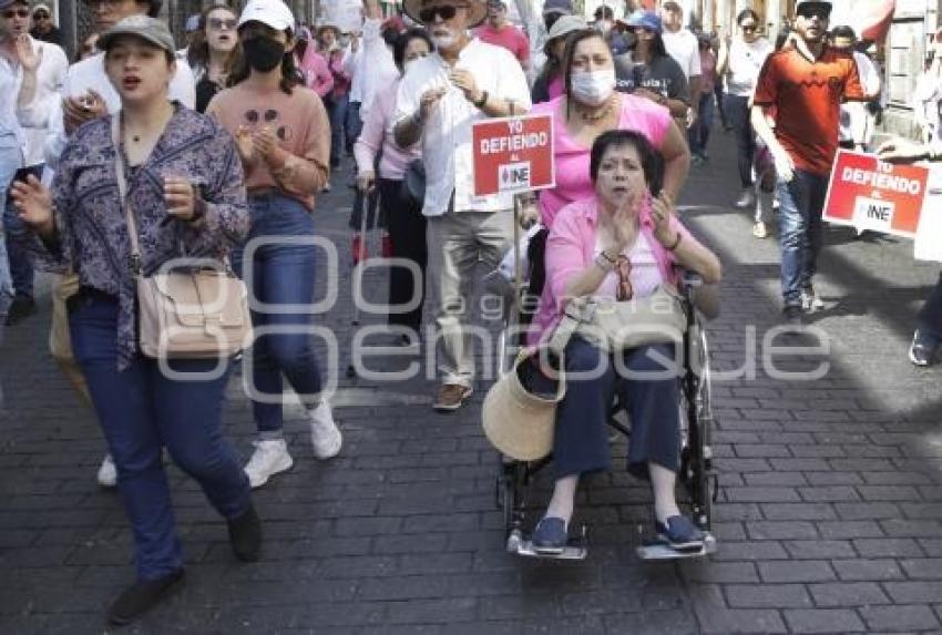 MARCHA DEFENSA DEL INE