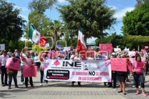 TEHUACÁN . MARCHA DEFENSA DEL INE