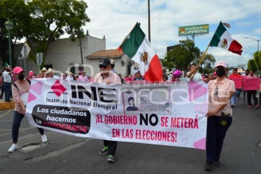 TEHUACÁN . MARCHA DEFENSA DEL INE