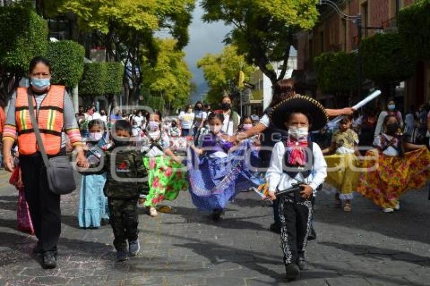 TEHUACÁN . DESFILE