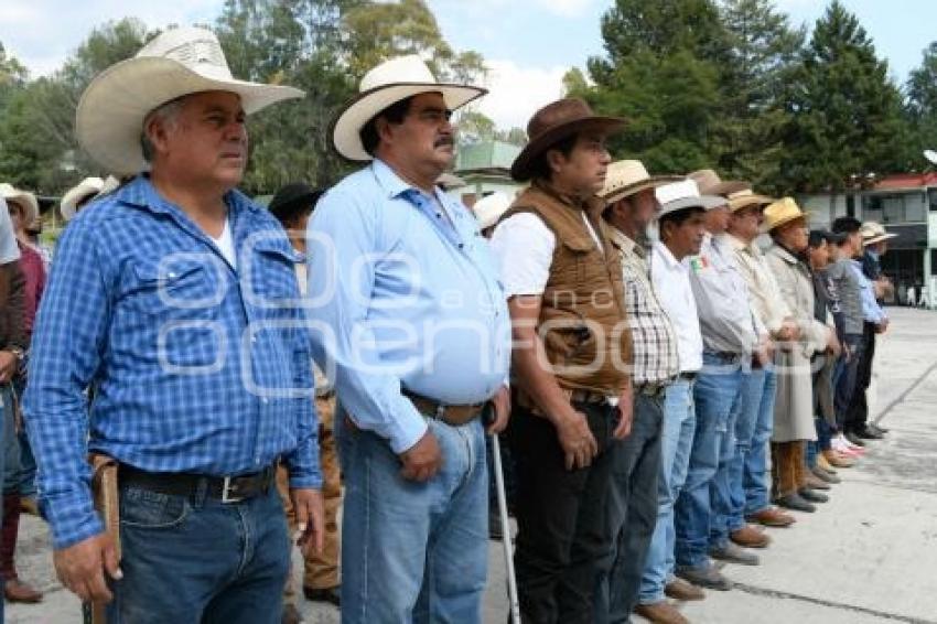 TLAXCALA . BANDERAZO DESFILE