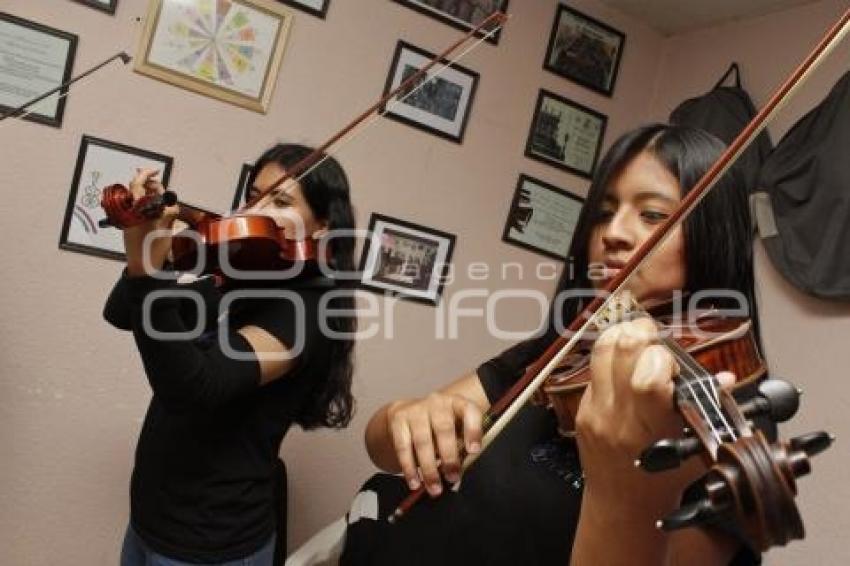 DÍA DEL MÚSICO . MARIACHI FEMENIL