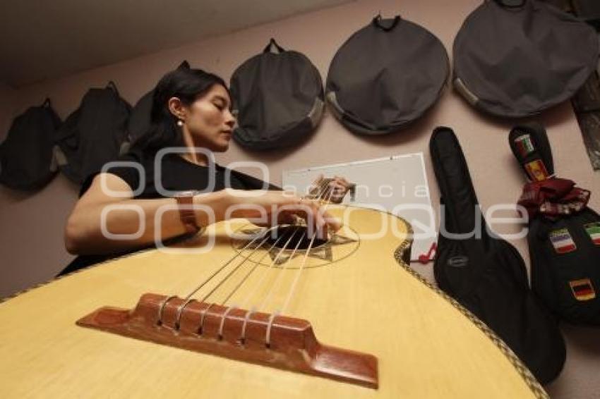 DÍA DEL MÚSICO . MARIACHI FEMENIL