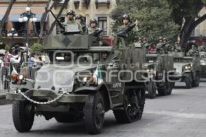 DESFILE . REVOLUCIÓN MEXICANA