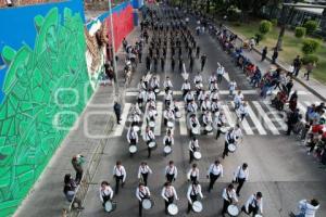 DESFILE . REVOLUCIÓN MEXICANA