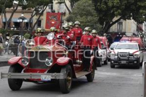 DESFILE . REVOLUCIÓN MEXICANA