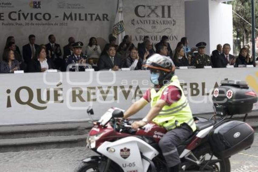 DESFILE . REVOLUCIÓN MEXICANA