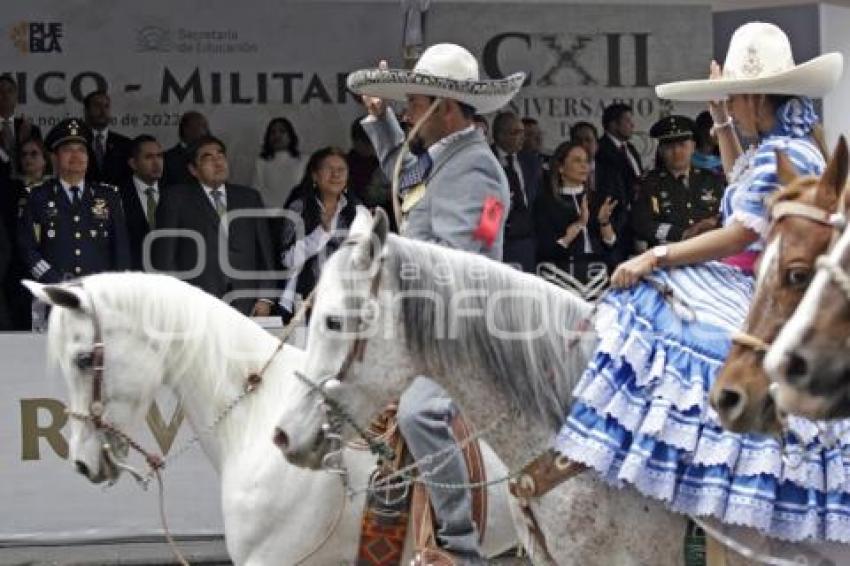 DESFILE . REVOLUCIÓN MEXICANA