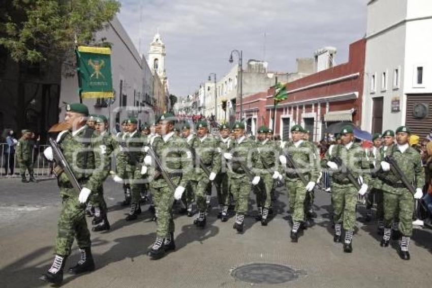 DESFILE . REVOLUCIÓN MEXICANA