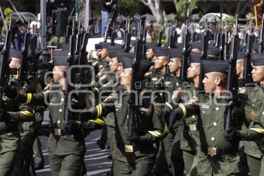 DESFILE . REVOLUCIÓN MEXICANA