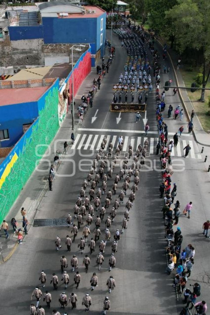 DESFILE . REVOLUCIÓN MEXICANA