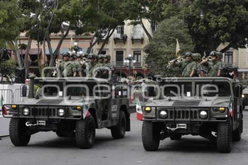 DESFILE . REVOLUCIÓN MEXICANA