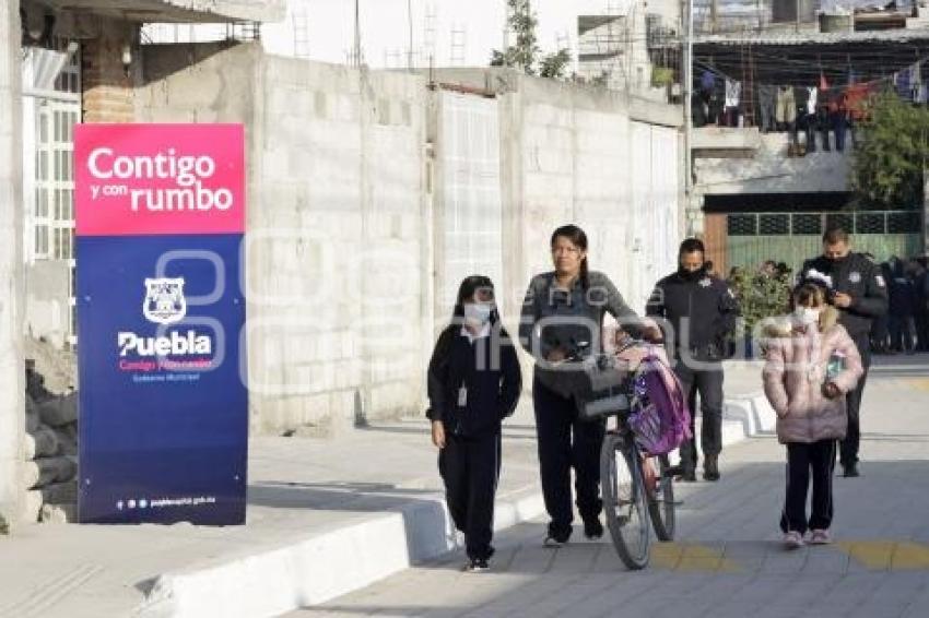 AYUNTAMIENTO . ENTREGA DE CALLES