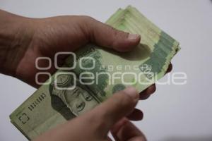 ECONOMÍA . DINERO