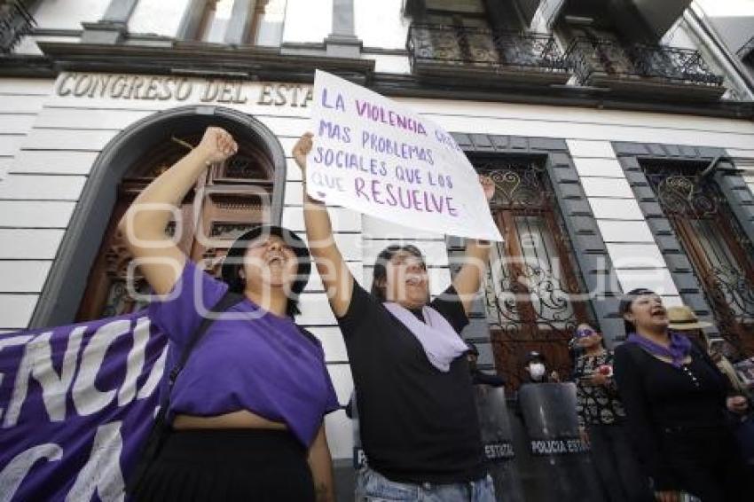 DÍA NARANJA . MARCHA FEMINISTAS