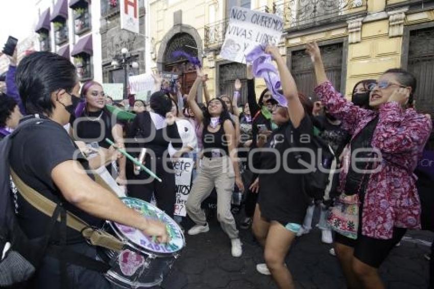 DÍA NARANJA . MARCHA FEMINISTAS