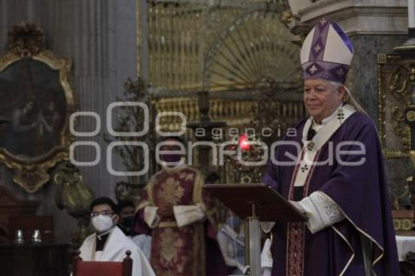 CATEDRAL . MISA