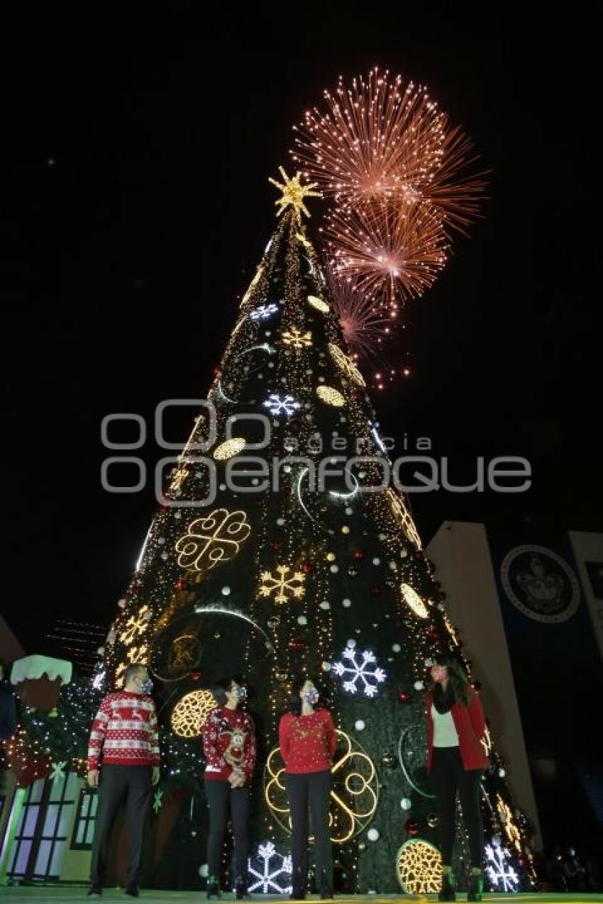 BUAP . ÁRBOL NAVIDEÑO