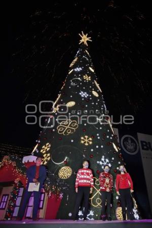 BUAP . ÁRBOL NAVIDEÑO