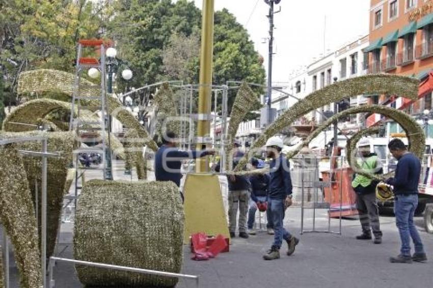 AYUNTAMIENTO . ÁRBOL DE NAVIDAD