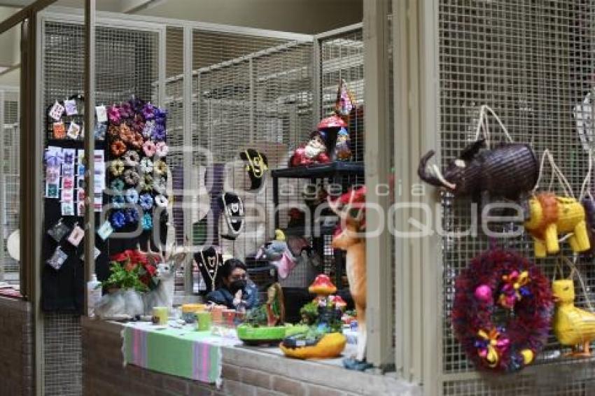 TLAXCALA . MERCADO DE ARTESANÍAS