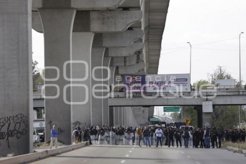 BLOQUEO AUTOPISTA MÉXICO-PUEBLA