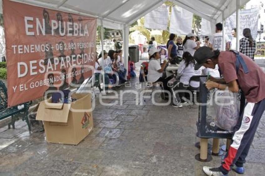 VOZ DE LOS DESAPARECIDOS . ÁRBOL DE NAVIDAD