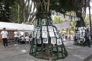 VOZ DE LOS DESAPARECIDOS . ÁRBOL DE NAVIDAD