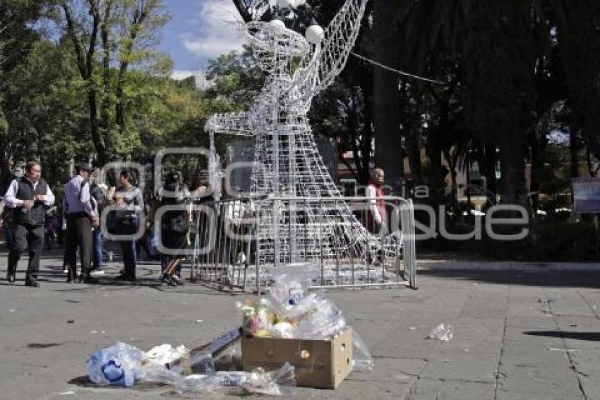 BASURA . ZÓCALO