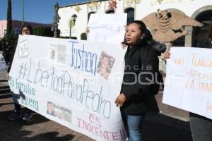 TLAXCALA . MANIFESTACIÓN CONGRESO