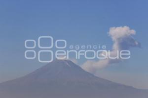 VOLCÁN POPOCATÉPETL . FUMAROLA