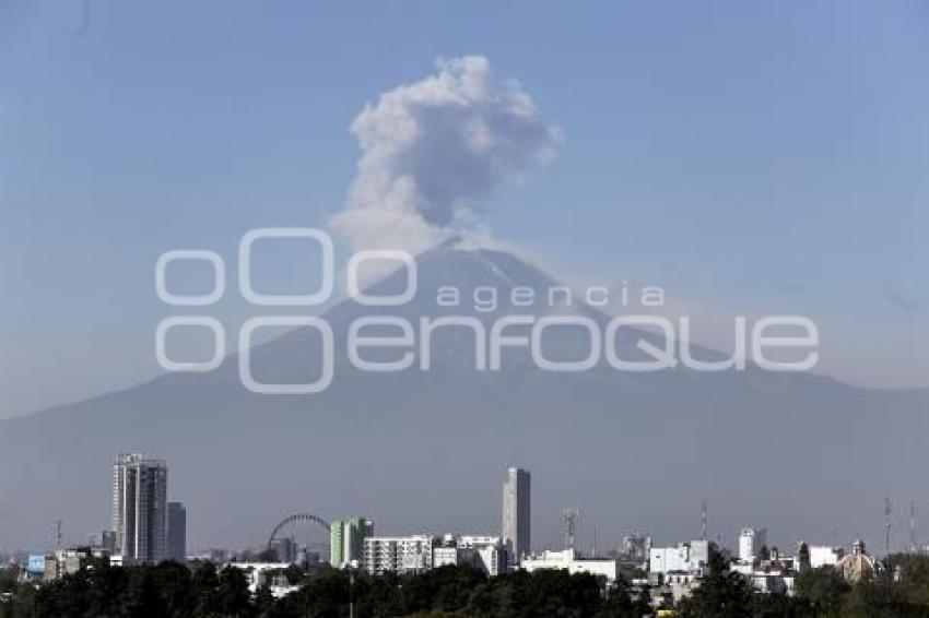 VOLCÁN POPOCATÉPETL . FUMAROLA