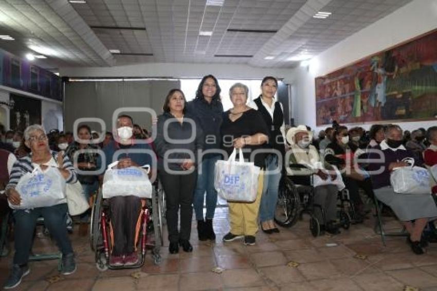 SAN ANDRÉS CHOLULA . ENTREGA COBERTORES 