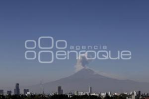 VOLCÁN POPOCATÉPETL . FUMAROLA