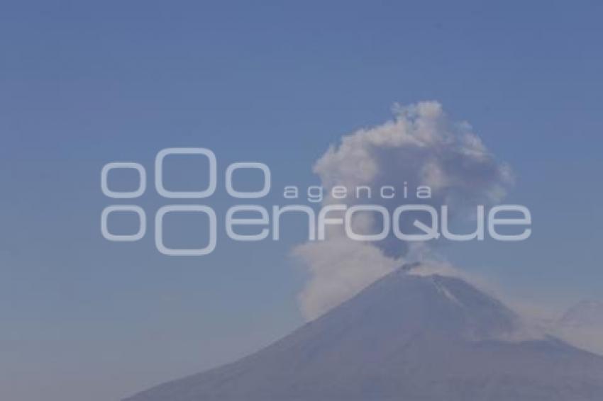 VOLCÁN POPOCATÉPETL . FUMAROLA