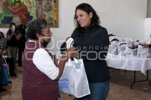 SAN ANDRÉS CHOLULA . ENTREGA COBERTORES 