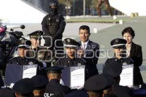 AYUNTAMIENTO . GRADUACIÓN POLICÍAS