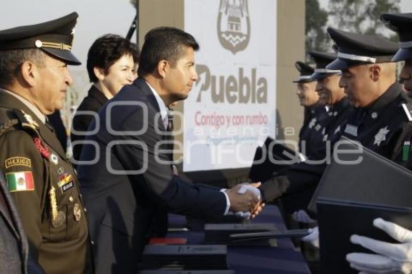 AYUNTAMIENTO . GRADUACIÓN POLICÍAS