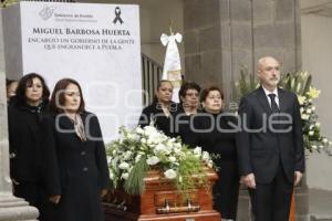 TRIBUNAL . HOMENAJE GOBERNADOR