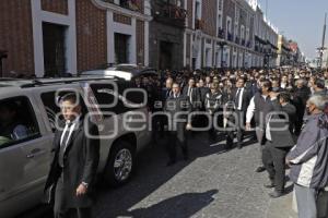 TRASLADO . HOMENAJE GOBERNADOR