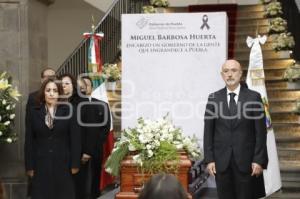 TRIBUNAL . HOMENAJE GOBERNADOR