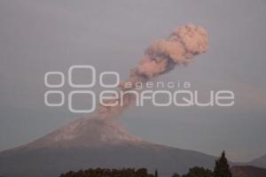 VOLCÁN POPOCATÉPETL . FUMAROLA