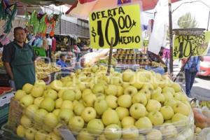 MERCADO MORELOS . PRODUCTOS NAVIDEÑOS