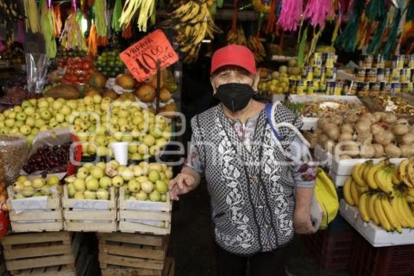 MERCADO MORELOS . PRODUCTOS NAVIDEÑOS