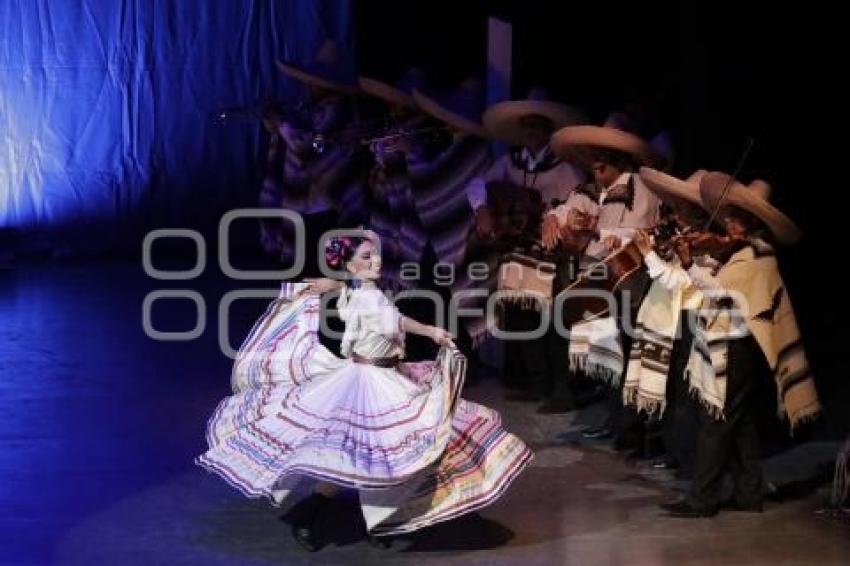 BALLET FOLKLÓRICO . AMALIA HERNÁNDEZ