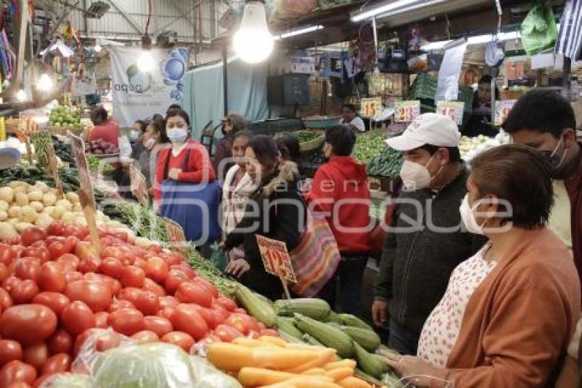 MERCADO . COMPRAS FIN DE AÑO