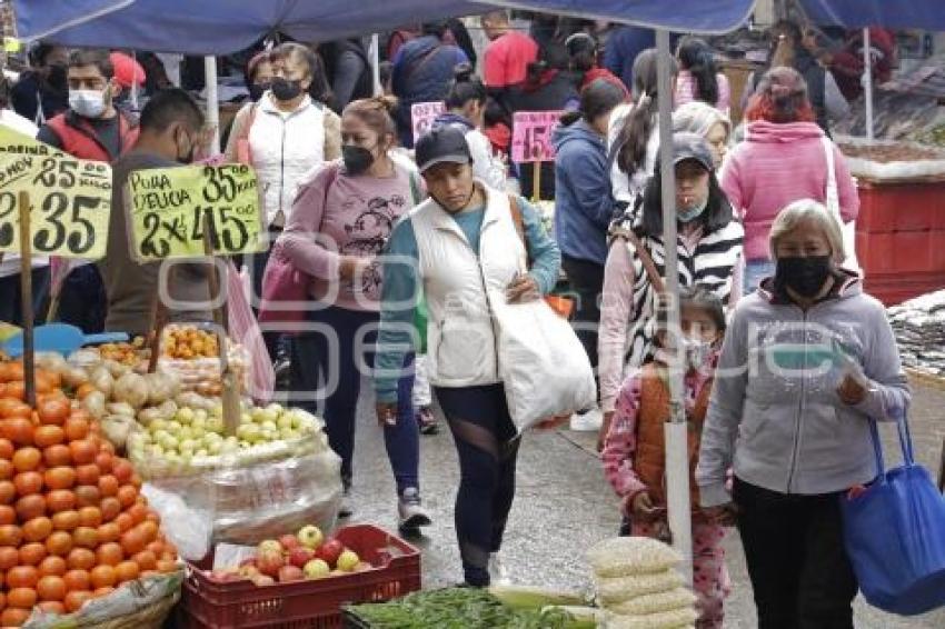 MERCADO . COMPRAS FIN DE AÑO